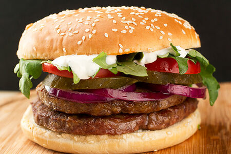 Дабл бургер и картофель фри