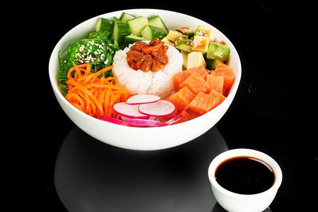 Поке с лососем