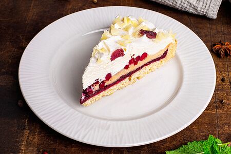 Брусничный кремовый пирог с белым шоколадом