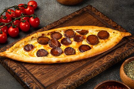 Пиде с суджуком