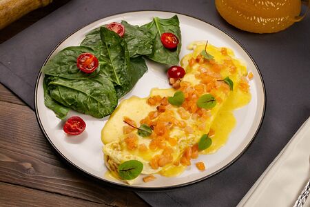 Омлет с лососем