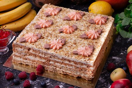 Торт Киевский L