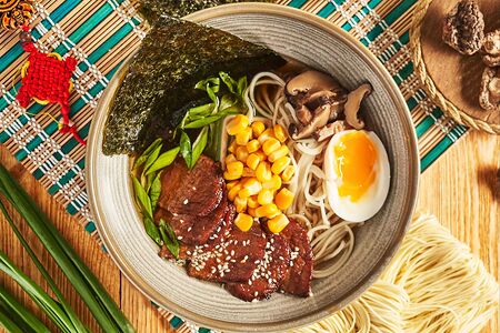 Рамен со свининой тясю