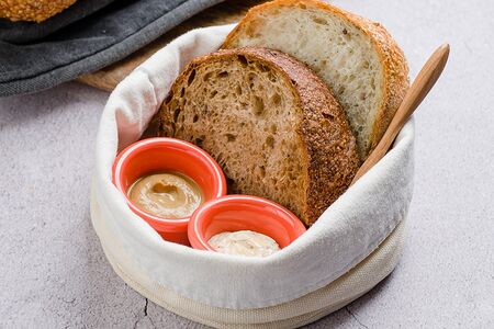 Корзина нашего хлеба с трюфельным маслом и домашним паштетом