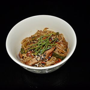 Вок с курицей