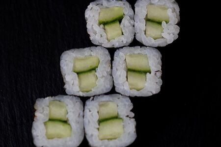 Маки с огурцом