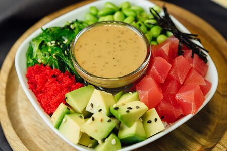 Поке с тунцом