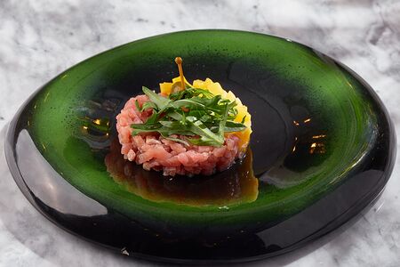 Тартар из тунца и манго