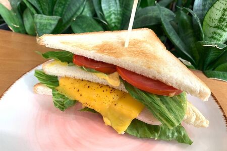 Сэндвич с ветчиной и сыром