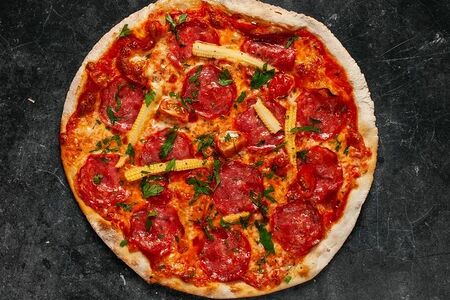 Острая с колбасой сальчичон