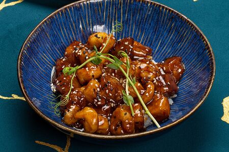 Тигровая креветка в азиатском соусе с рисом