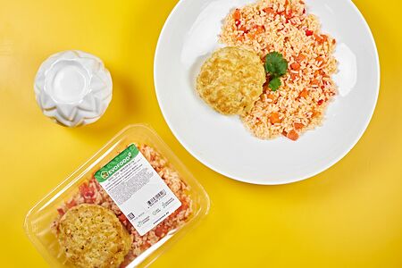 Котлета куриная рубленая с рисом и овощами