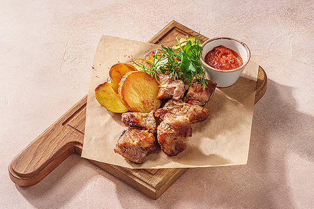 Шашлык из свинины с картофелем гриль