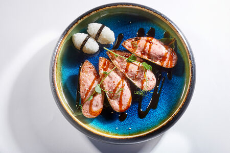 Запеченные мидии под соусом тобико