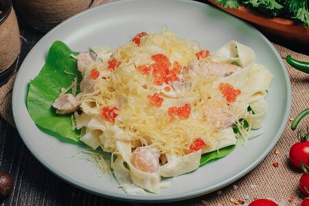 Паста феттуччине с семгой