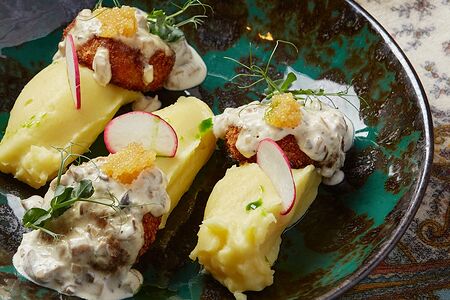 Щучьи котлеты с соусом из вешенок