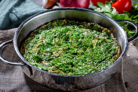 Кюкю с зеленью