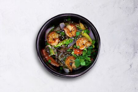 Wok с креветками