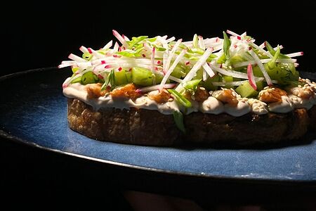 Микс оливок с бобами чили