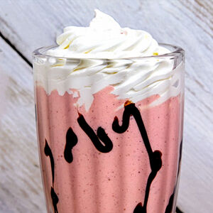 Клубнично-банановый коктейль