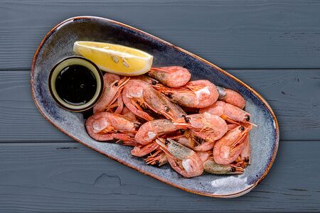 Креветки отварные с соусом брачо