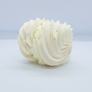 Пирожное Безе со сливками