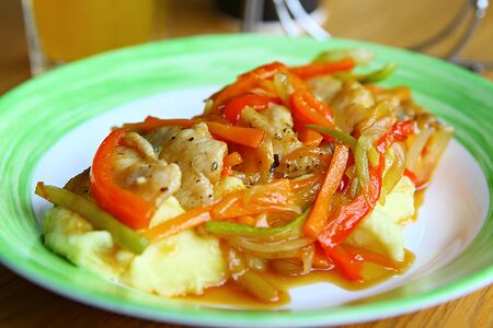 Курица терияки с картофельным пюре