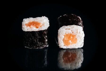 Ролл с сёмгой