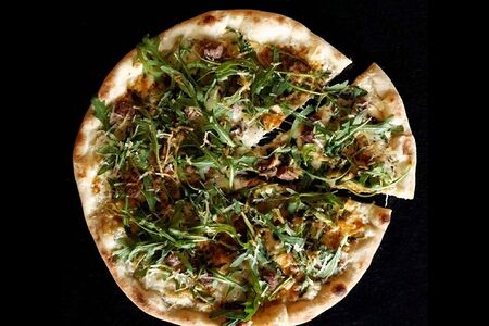 Пицца Мясная с соусом Демиглас