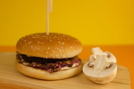 Грибной бургер