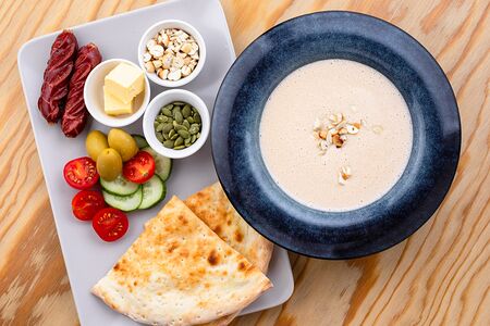 Семолина с кешью на топлёном молоке