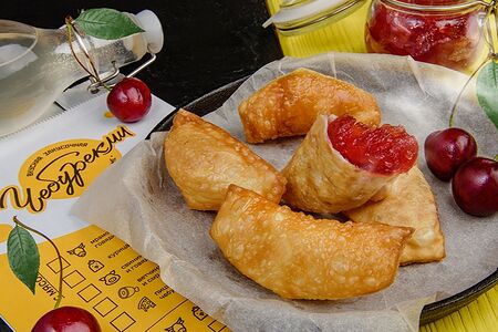 ЧебурекМи с вишневым джемом