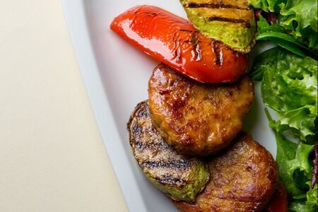 Котлеты из трёх видов птицы