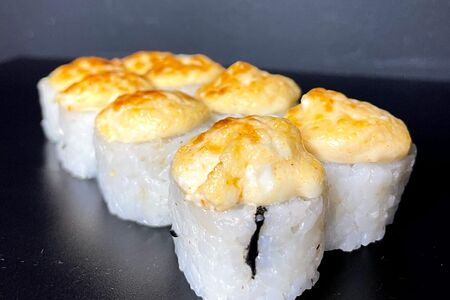 Ка хой. Имбирь, васаби и соевый соус заказывается отдельно