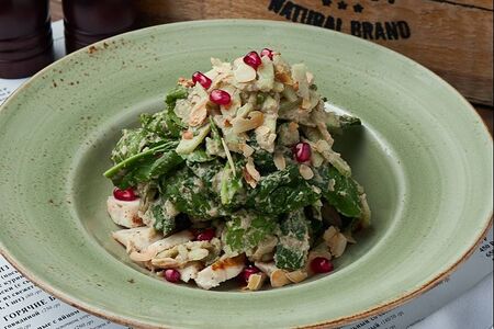 Тёплый салат с куриным филе