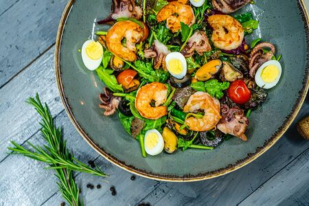 Салат Дары моря