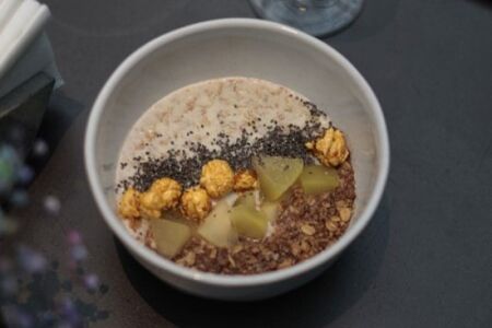 Каша злаковая с грушей