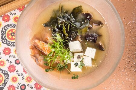 Мисо с курицей и медовым кимчи