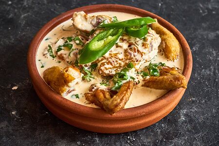 Цыпленок в соусе чкмерули