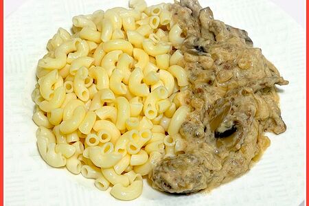 Печень по-строгановски с макаронами