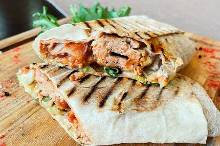 Люля-кебаб из свинины в лаваше