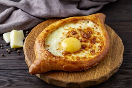 Хачапури по-аджарски классический