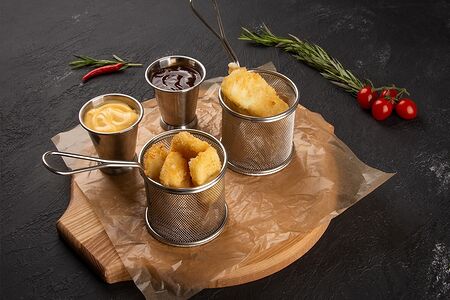 Жареный сыр моцарелла