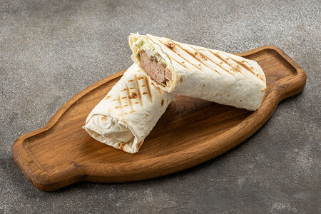 Люля-кебаб из свинины и говядины в лаваше