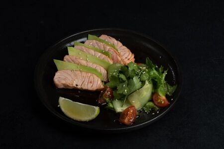 Татаки с лососем