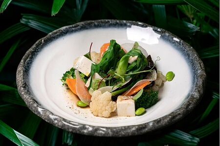 Теплый овощной салат с тофу