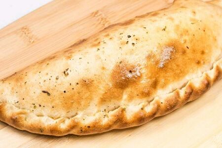 Кальцоне с курицей и сладким перцем 300г