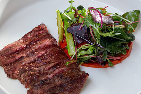 Стейк салат с мраморной говядиной