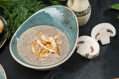 Суп грибной с цыпленком