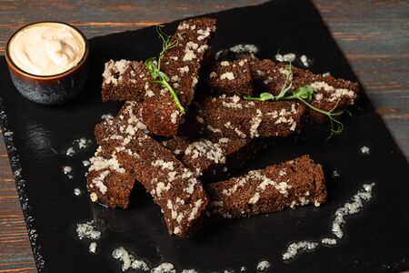 Гренки чесночные